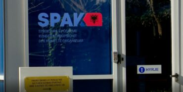 OPERACIONI NDAJ GRUPIT TË STRUKTURUAR KRIMINAL/ SPAK njoftim zyrtar: Sekuestrohen 18 vila, mbi 300 llogari bankare dhe… (LISTA)