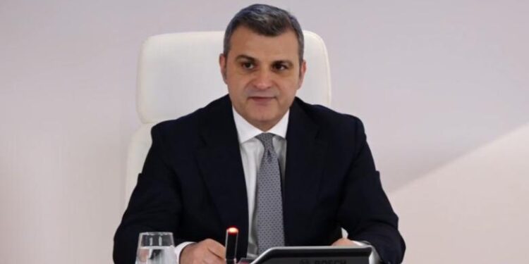 “RËNIA E EUROS FORCOI LEKUN”/ Sejko: Fenomeni ndikoi në frenimin e rritjes së çmimeve