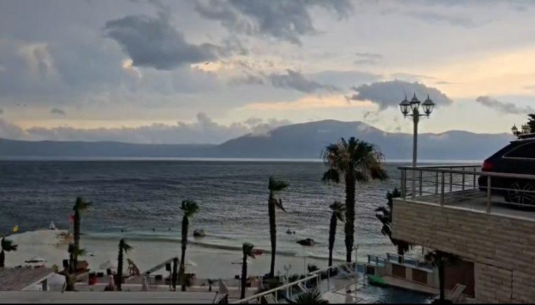 ISHTE PA LEJE/ IKMT aksion në Jalë, shemb një beach bar