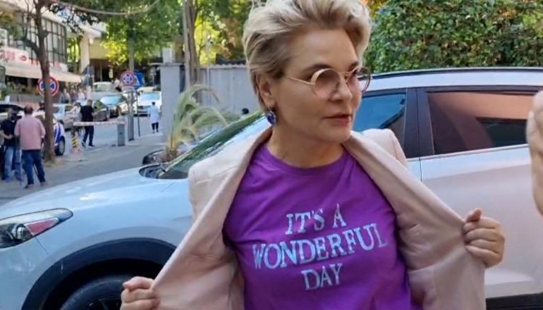 SEANCA PËR DOSJEN “META”/ Monika Kryemadhi paraqitet në Gjykatën e Posaçme
