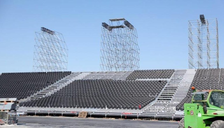 KONCERTI I KANYE WEST/ Gati stadiumi për 60 mijë spektatorë! Ja rrugët që do të bllokohen nga nesër në 07:00, linjë e dedikuar transporti