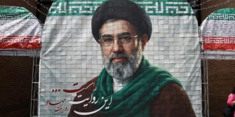ANALIZA: Çfarë tregon për Republikën e re Islamike mungesa e Mojtaba Khameneit në varrimin e të atit?