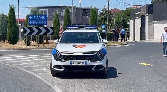 VRAU ME ÇIFTE BASHKËSHORTEN/ 55-vjeçarja ndërroi jetë në vend, pamjet nga skena e krimit në Shkodër