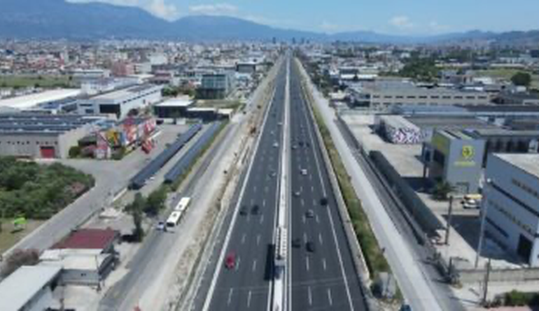 NË SHQIPËRI QARKULLOJNË 1 MIJË MJETE/ INSTAT: 55% e flotës së mjeteve janë më të vjetra se 15 vjet