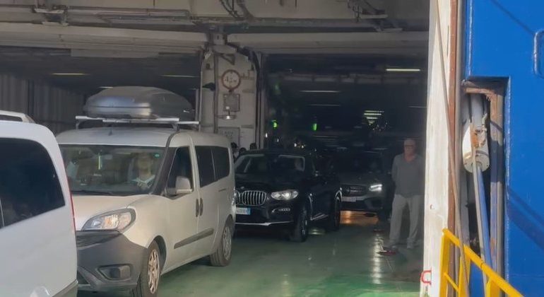 SEZONI VEROR/ Nis fluksi i vizitorëve edhe nga porti i Vlorës