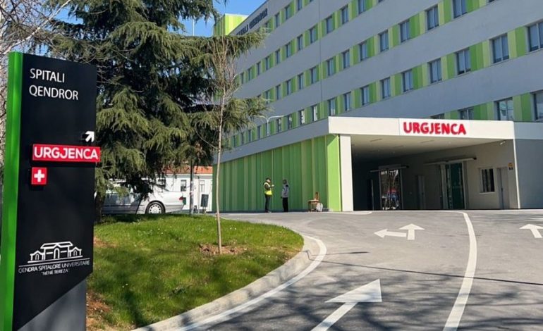 PËRPLASJET PARA KUVENDIT MES PROTESTUESVE DHE POLICISË/ QSUT dhe “Trauma” në njoftim zyrtar: U paraqitën 15 efektivë dhe 4 qytetarë