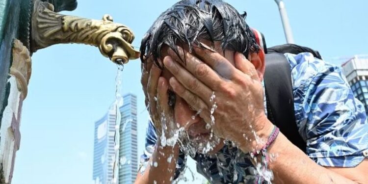 TEMPERATURAT E LARTA DHE TË SËMURËT KARDIAKË/ Mjekët: Shmangni vapën dhe mos ndërprisni terapinë