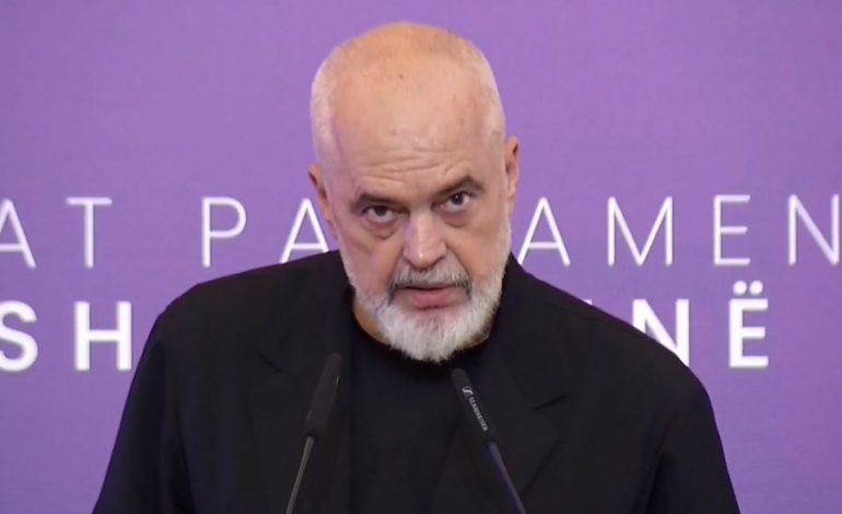 “E KANË PARKUAR FYTYRËN NË PRAPANICË”/ Rama bën për një lekë Administratën: Janë pa gjak, kërkojnë para! Ne jemi…