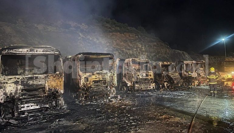 DETAJET E PARA/ Shkrumbohen pesë kamionë në një gurore në Kurbin, dyshohet për zjarrvënie të qëllimshme