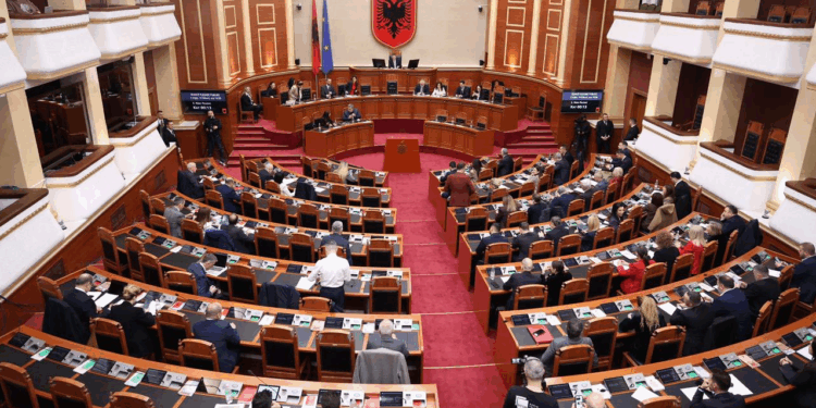 MBLIDHET SOT KUVENDI/ Në rend dite veprimtaria e KQZ-së, Bankës së Shqipërisë dhe institucioneve të pavarura