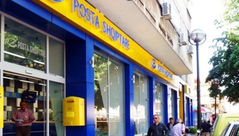 POSTA SHQIPTARE KALLËZON PUNONJËSIT/ Dyshohet se vodhën mbi 700 mijë euro në filialin në Durrës! Shkarkohet drejtoresha