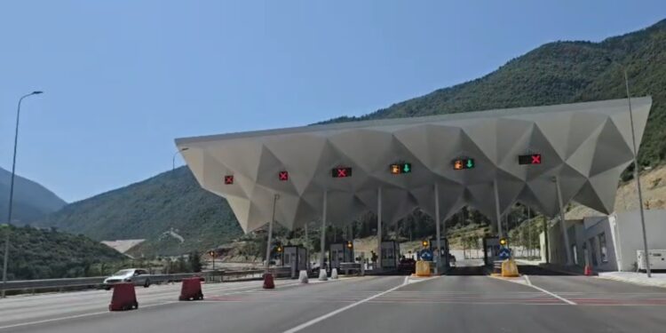 PAVARËSISHT PARALAJMËRIMEVE NGA QEVERIA/ Tuneli i Llogarasë vijon të jetë falas