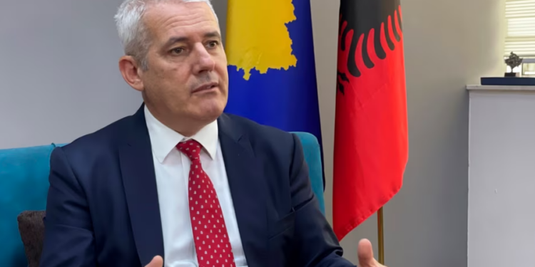 “GËNJESHTARE PATOLOGJIKE”/ Zveçla i përgjigjet ministres serbe: S’kam qenë fare në Dukagjin gjatë luftës