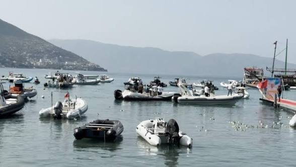 NGA KARABURUNI NË KSAMIL/ Shpëtohen 10 mjete lundruese! Autoritetet pa paralajmërim