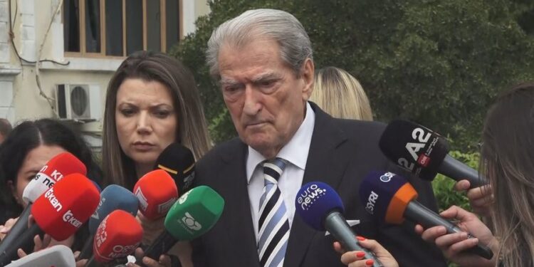AKUZA RAMËS/ Berisha: Zhduku flamurin e NATO-s nga institucionet