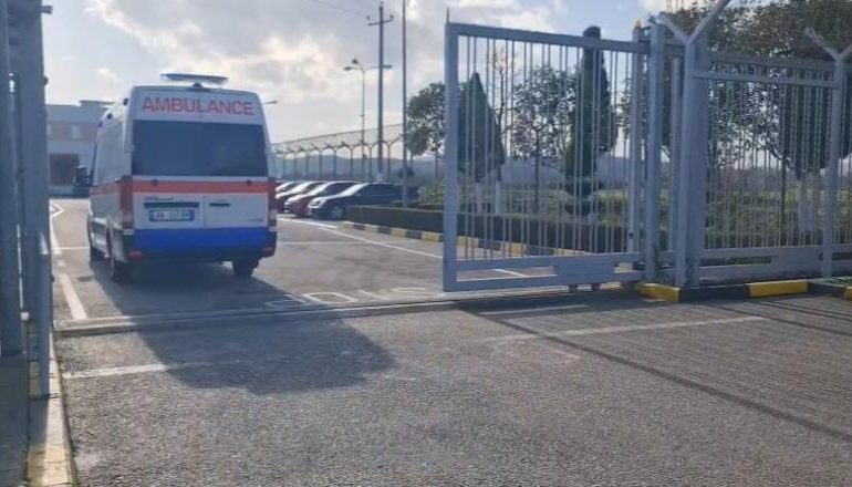 VUANTE DËNIMIN ME BURG NË FIER/ Ndërron jetë 52-vjeçari i shpallur fajtor për vrasje në ’97, shkak dyshohet një problem kardiak