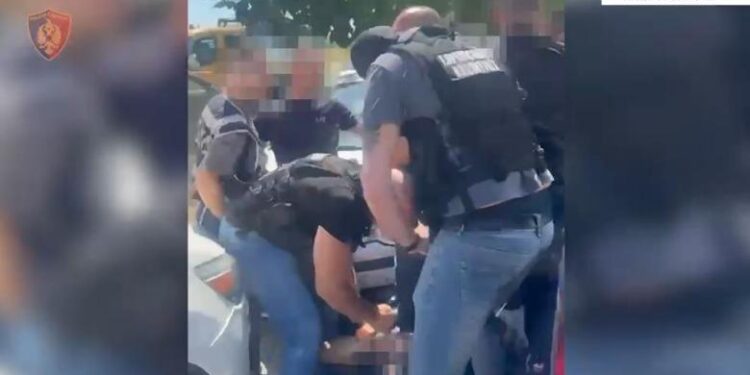 E PËSON KEQ/ Iu gjet një sasi kokaine e fshehur në makinë, arrestohet 38-vjeçari në Tiranë