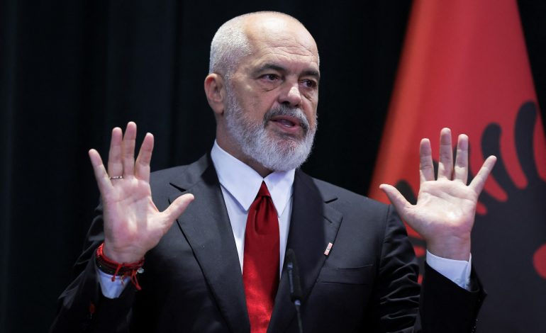 “NJË BALLIST”/ Shehaj rrëmbeu dokumentin e klasifikuar të marrëveshjes me SHBA-në, reagon Rama: Prokuroria t’i tregojë vendin…
