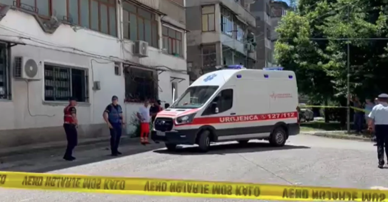 TRAGJIKE/ I moshuari në Korçë vetëvritet duke u hedhur nga ballkoni, dy muaj më parë humbi gruan…