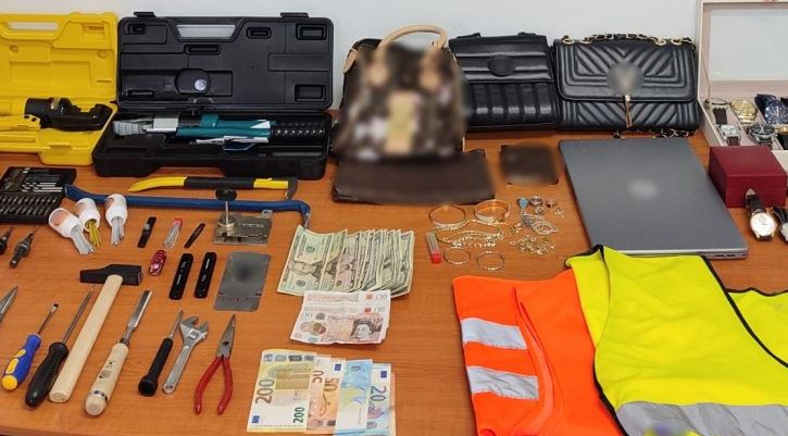 MASKOHESHIN SI PUNONJSË TEKNIKË/ Arrestohen dy grabitës serialë në Athinë