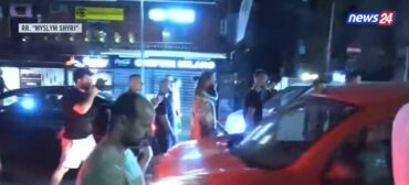 PROTESTUESIT MARSHOJNË NË RRUGËT E KRYEQYTETIT/ Vijojnë thirrjet: Ju erdhi fundi