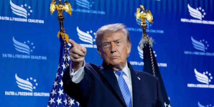 “AJRI I NDOTUR…”/ Trump akuzon Kanadanë për zjarret dhe bën gati tarifat