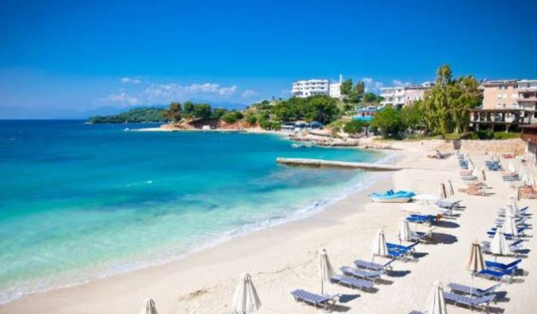 “KSAMILI MES 50 PLAZHEVE MË TË MIRA TË BOTËS…”/ Big 7 Travel: Uji i kaltër i detit dhe rëra e bardhë po magjepsin turistët