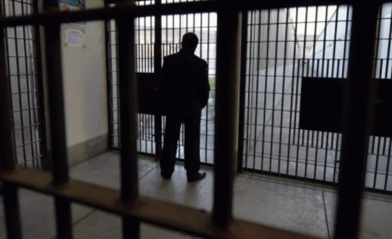 KONFLIKT NË BURGUN 302/ “Mos bëj zhurmë se më prishe gjumin”, Viktor Ymeri godet me shuplakë një të burgosur nga Kosova