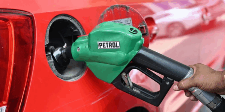 ULET ÇMIMI I KARBURANTEVE/ Ja sa lekë zbret nafta, benzina dhe gazi