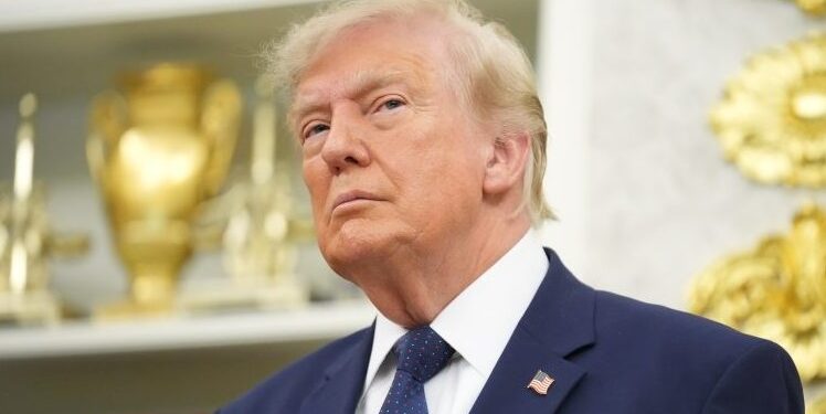 E BUJSHME NGA “WSJ”: Trump braktis marrëveshjen bërthamore me Iranin, për të hapur ngushticën e Hormuzit! Ja shkaqet e tërheqjes