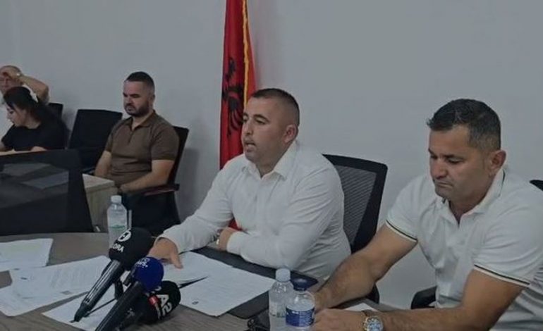 BASHKIMI ME VLORËN/ Mblidhet Këshilli Bashkiak i Selenicës, kryebashkiaku Bellaj i thotë ‘JO’ propozimit