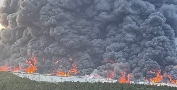 SULM ME DRONË NDAJ RUSISË/ Moska pretendon 822 të rrëzuar dhe 7 viktima: Ukraina godet edhe fabrikën ushtarake
