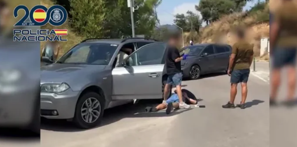 TRAFIKANTI SHQIPTAR MBAN PEG PËR 10 DITË SHOFERIN NË SPANJË/ Humbi 500 kg kokainë me vlerë 30 milionë euro