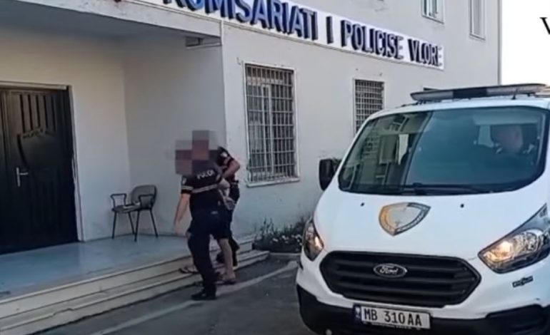 GODITI GRUAN ME SQEPAR NË BALLË/ Arrestohet 71-vjeçari në Vlorë! Ngjarja ndodhi pas debatit për…