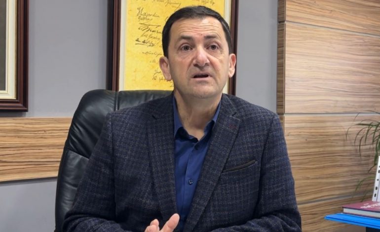 NDËRTIMI 5 KATËSH PA LEJE NË QEPARO/ Kryebashkiaku Vangjel Tavo “shkrin” IMT-në e Himarës