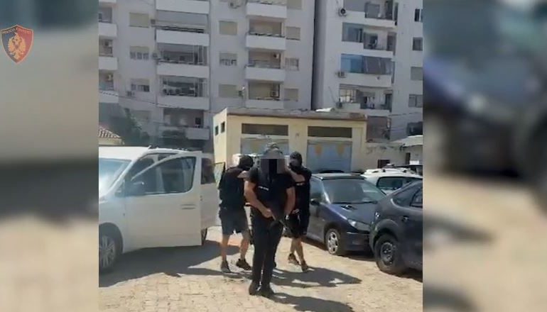 I DËNUAR ME 6 VITE BURG PËR TRAFIK DROGE NË ITALI/ Arrestohet në Durrës 50-vjeçari i shpallur në kërkim ndërkombëtar