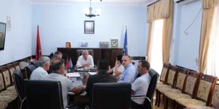 MBYTJA E 7-VJEÇARIT NË LUMIN DRIN/ Prefekti mbledh Task-Forcën, kërkohet marrja e masave dhe njoftimi paraprak për hapjen e portave të digave