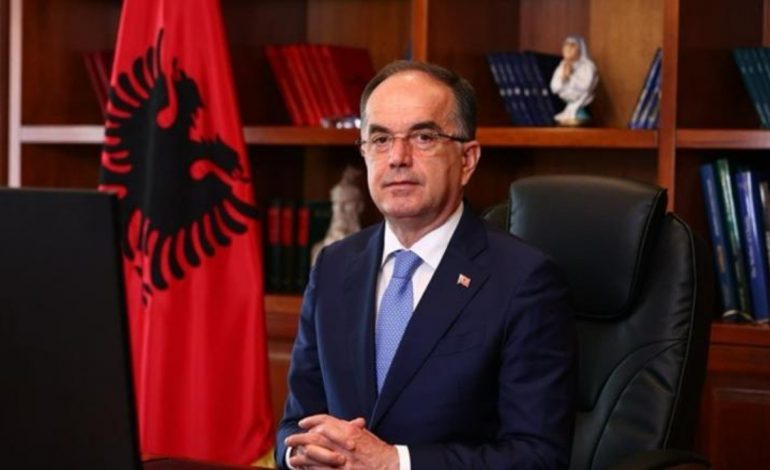 U MIRATUA MES POLEMIKAVE/ Presidenti Begaj dekreton marrëveshjen për huanë 302 mln $ me SHBA-në