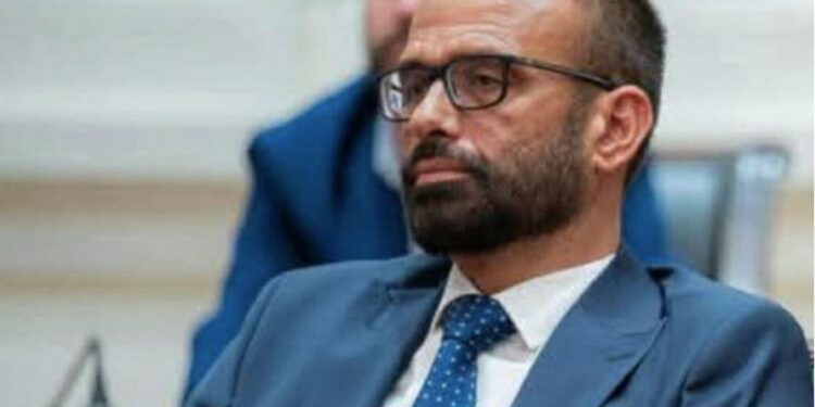 “RESPEKTONI GJYKATËN”/ Shasivari për vendimin ndaj ish-krerëve të UÇK-së, Ademi shpërthen: Palo-ministër