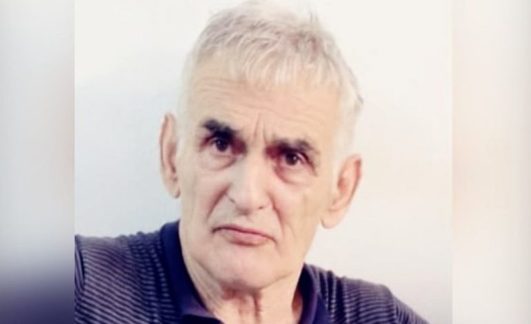 PUBLIKOHET FOTO/ Vrau me thikë bashkëshorten në sytë e nipërve, ky është autori 63-vjeçar (EMRI)