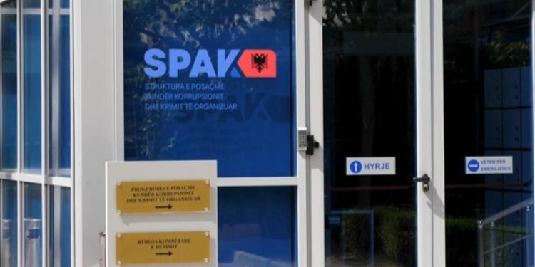 KALLËZIMI I GJYQTARËVE/ SPAK nis hetimet për çështjen e pagave të magjistratëve, sekuestron dokumente te Ministria e Financave