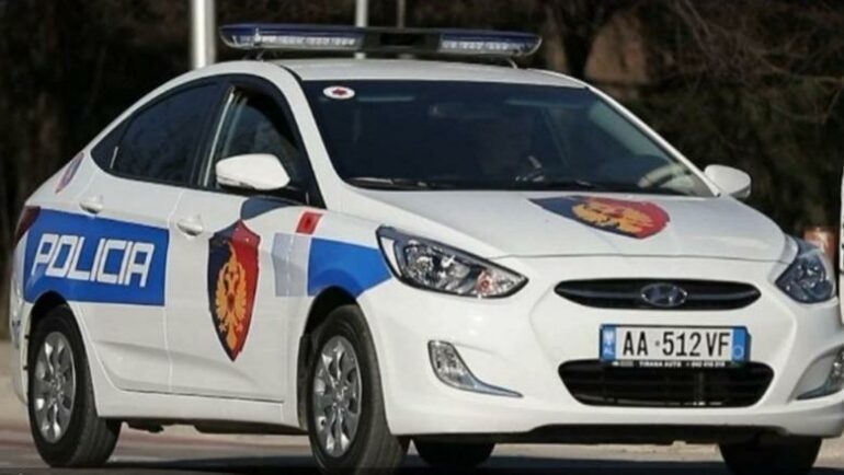 KONFLIKT MES NXËNËSVE NË KRUMË/ 17-vjeçari gërvisht me mjet prerës bashkëmoshatarin në oborrin e gjimnazit