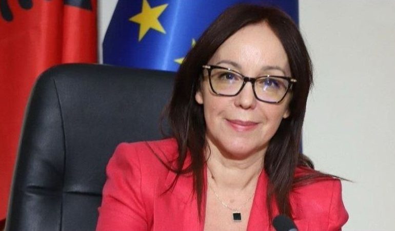 U EMËRUA NË KRYE TË MINISTRISË SË SHËNDETËSISË/ Reagon Klodiana Spahiu: Faleminderit Edi Ramës për besimin! Do të çoj përpara çdo angazhim