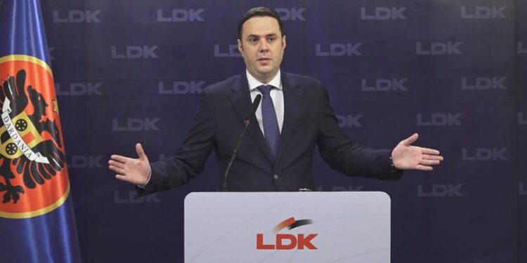 KRIZA POLITIKE NË KOSOVË KTHEHET “PIKËN ZERO”/ Abdixhiku pranon dështimin e marrëveshjes për Presidentin: 6 deputetë të LDK s’e votojnë