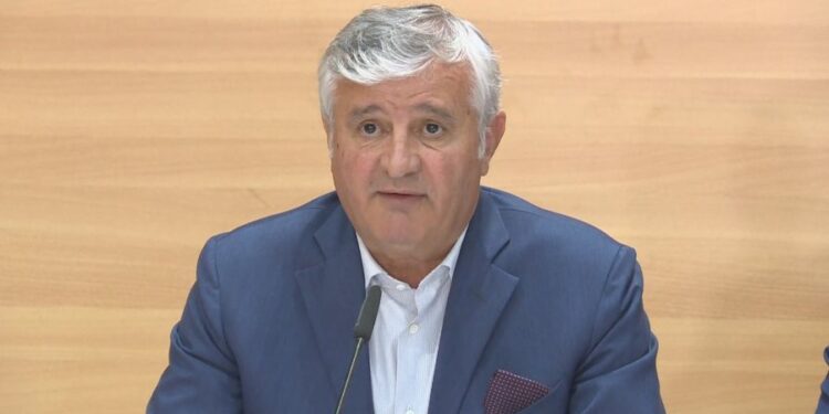 REGULLORJA E RE E GJKKO/ Dhoma e Avokatisë: Të rishikohet, telefoni është studio lëvizëse e avokatit