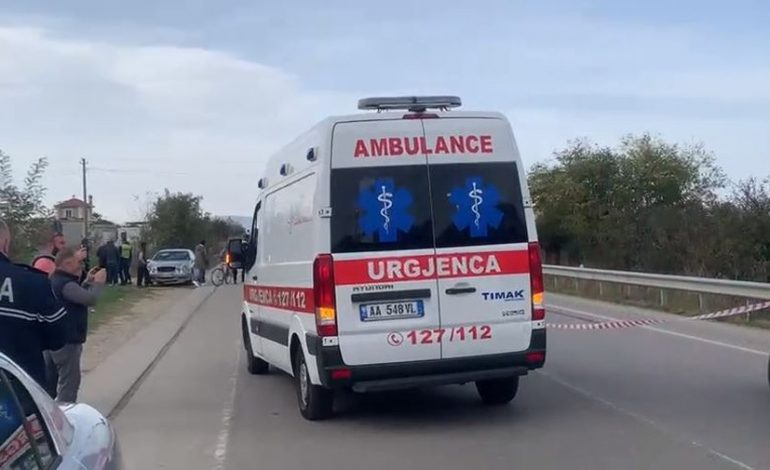 AKSIDENT AFËR RINASIT/ Dyshohet për një viktimë nga përplasja e dy makinave