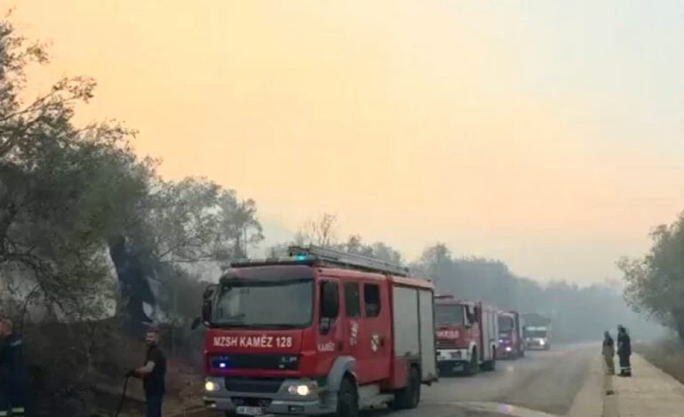 ORË TMERRI NË HIMARË/ Disa banesa të shkrumbuara gjatë natës. Nis ndërhyrja nga ajri për fikjen e zjarrit, situata tejet problematike