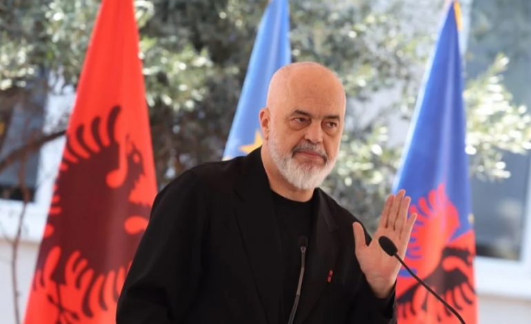 ZJARRET NË HIMARË DHE FIER/ Re agon kryeministri Rama: Do bëhet vlerësimi i dëmeve, situata është nën kontroll