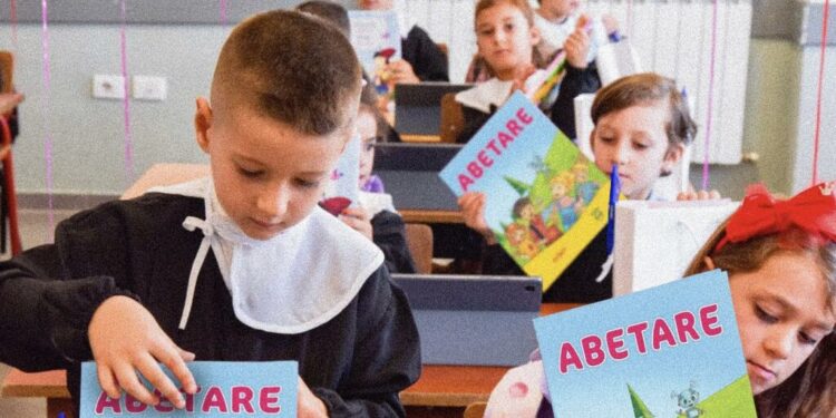 NIS VITI I RI SHKOLLOR/ Rreth 25 mijë fëmijë ulen sot për herë të parë në bankat e shkollës