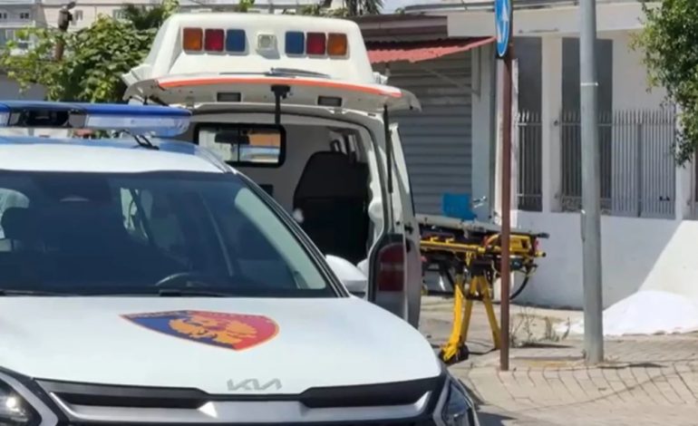 E RËNDË NË ROSKOVEC/ Theu urdhrin e mbrojtjes dhe shkoi në banesën e ish-partneres, 59-vjeçari plagos me drapër ish-vjehrrin